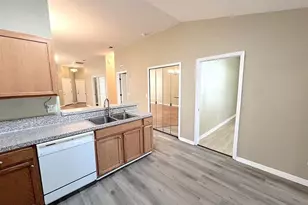 20 Regis Ln, Palm Coast, FL 32164 - Photo 13