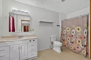 131 Dunn Ave, San Mateo, FL 32187 - Photo 17