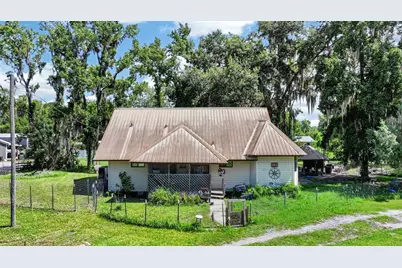 110 W Palm Avenue, Crescent City, FL 32112 - Photo 33