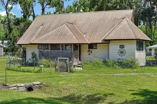 110 W Palm Ave, Crescent City, FL 32112 - Photo 3