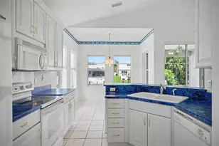 40 Columbia Ln, Palm Coast, FL 32137 - Photo 9