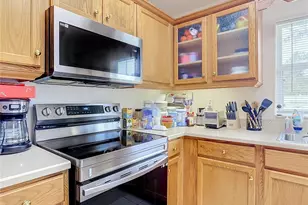 8 Bainbridge Ln, Palm Coast, FL 32137 - Photo 5