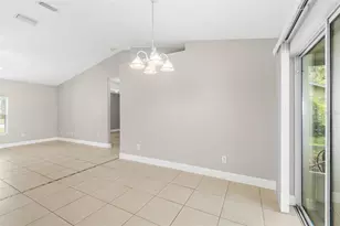 39 Pinwheel Ln, Palm Coast, FL 32164 - Photo 11