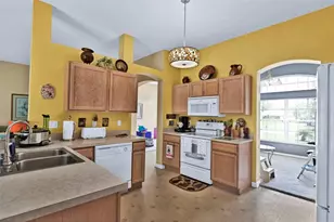 7 Phoenix Ln, Palm Coast, FL 32164 - Photo 9