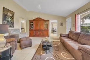 27 Patric Dr, Palm Coast, FL 32164 - Photo 3
