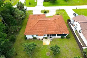 106 Point of Woods Dr, Palm Coast, FL 32164 - Photo 5