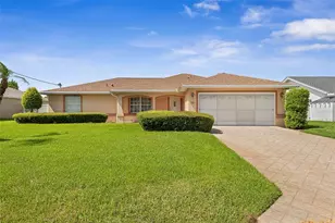 52 Fenwick Ln, Palm Coast, FL 32137 - Photo 1