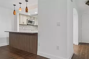 9920 Eagles Point Cir, Port Richey, FL 34668 - Photo 5