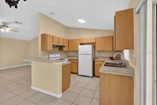 37 Pine Hill Ln, Palm Coast, FL 32164 - Photo 3