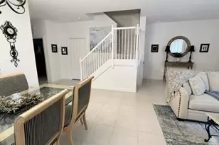 8074 Murano Cir, Palm Beach Gardens, FL 33418 - Photo 5