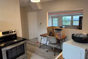 618 15th St N, Saint Petersburg, FL 33705 - Photo 3