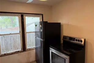 618 15th St N, Saint Petersburg, FL 33705 - Photo 5