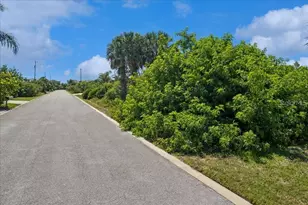 16 Mahoe Dr N, Palm Coast, FL 32137 - Photo 1