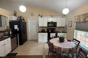 140 Persimmon Dr, Palm Coast, FL 32164 - Photo 3
