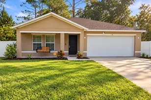 8 Plumtree Pl, Palm Coast, FL 32164 - Photo 1