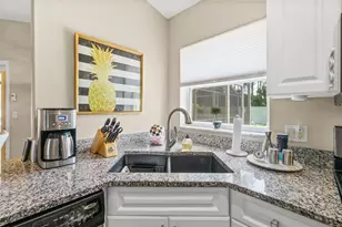 11 Empress Ln, Palm Coast, FL 32164 - Photo 13