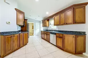 139 Beechwood Ln, Palm Coast, FL 32137 - Photo 9