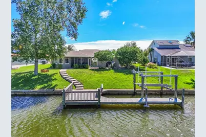 8 Fleming Court, Palm Coast, FL 32137 - Photo 1