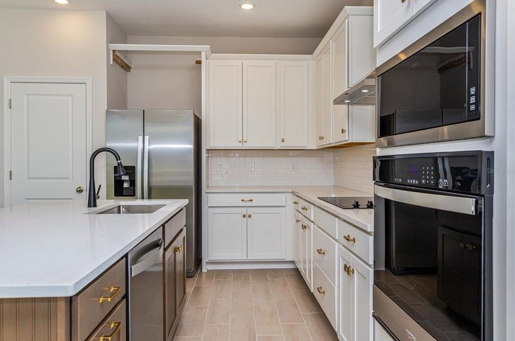 1582 Outback Rd, Saint Cloud FL  34771-7606 exterior