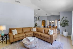 9041 Laurel Ridge Dr, Mount Dora, FL 32757-9108