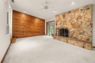 2100 Country Club Dr - Photo 21