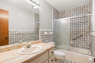 2100 Country Club Dr - Photo 29