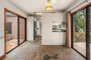 2100 Country Club Dr - Photo 15