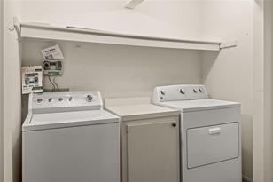 2100 Country Club Dr - Photo 31