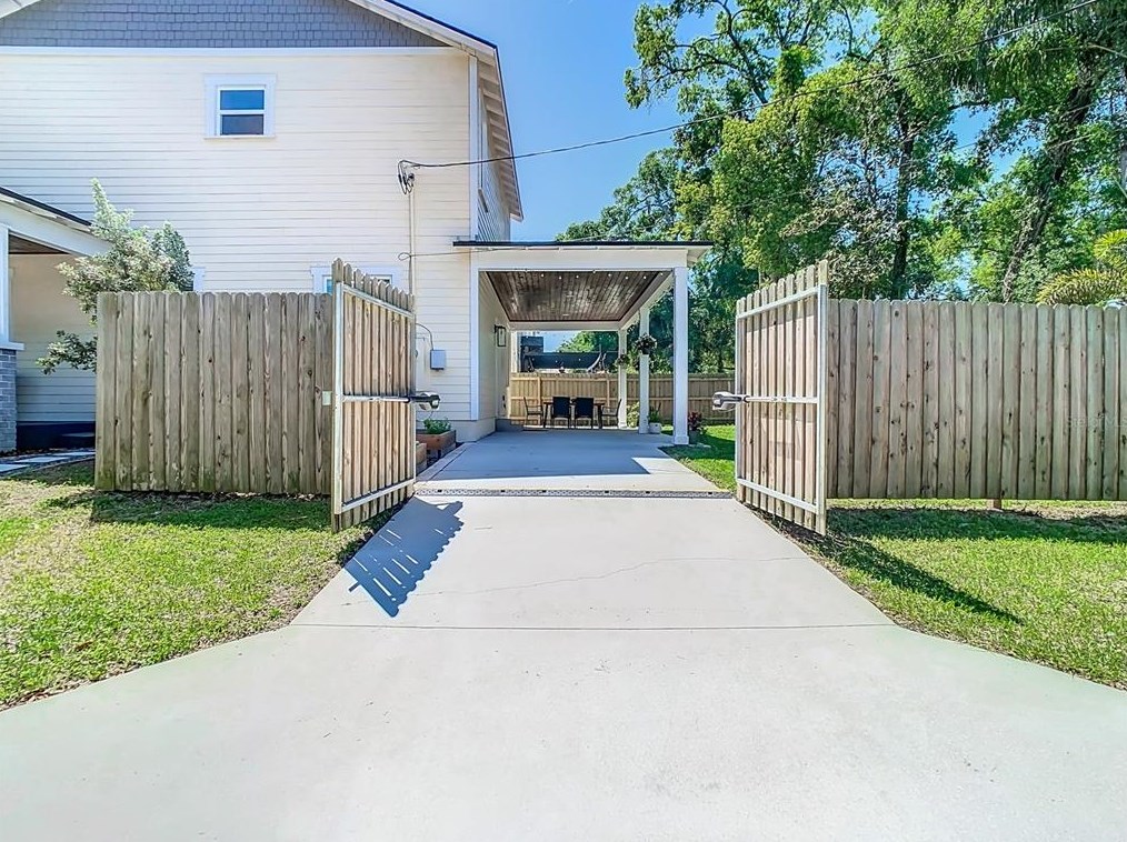 7112 9th St, Tampa FL  33604-5044 exterior