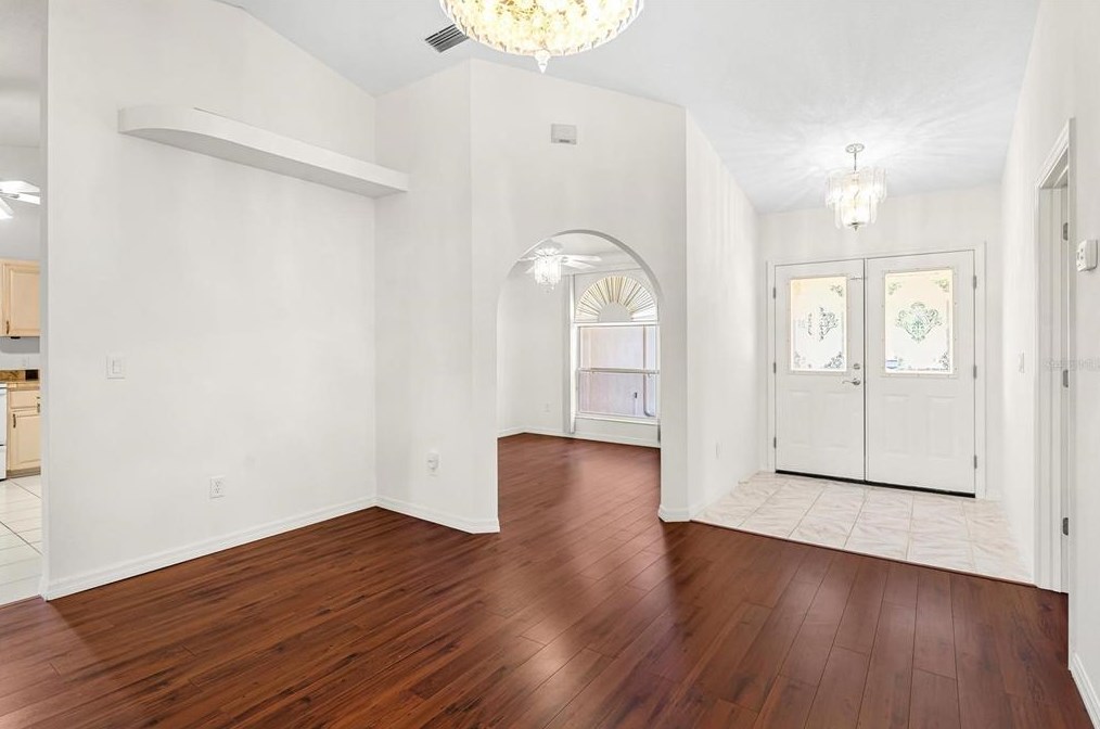 822 Berryhill Cir, Fruitland Park FL  34731-5284 exterior