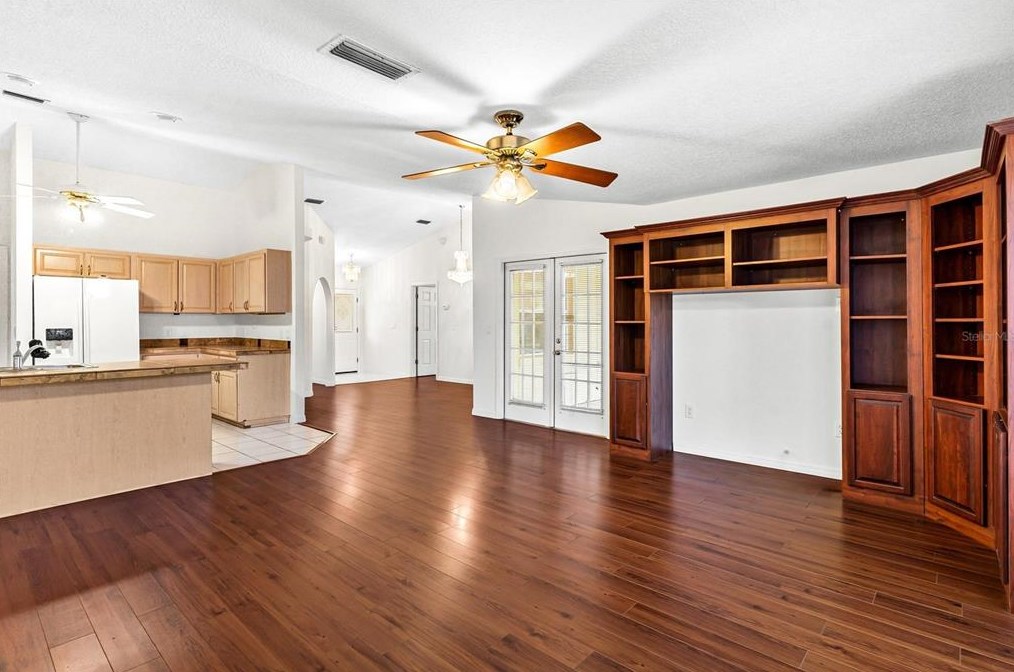 822 Berryhill Cir, Fruitland Park FL  34731-5284 exterior