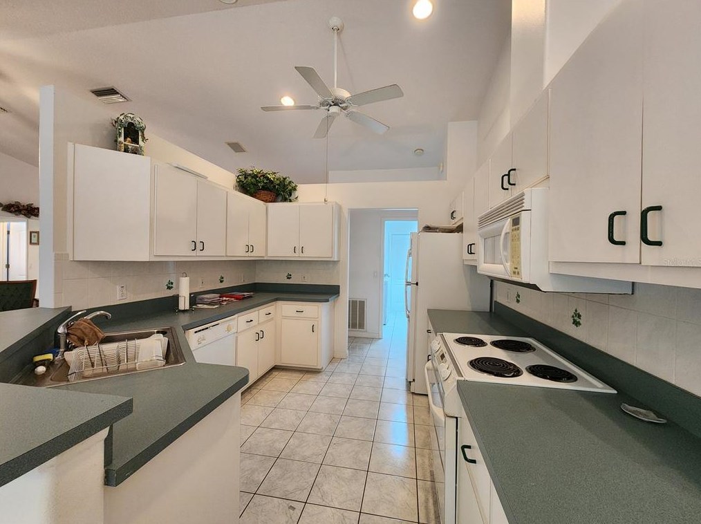 10411 Citrus Spg Blvd, Dunnellon FL 34434-7400 exterior