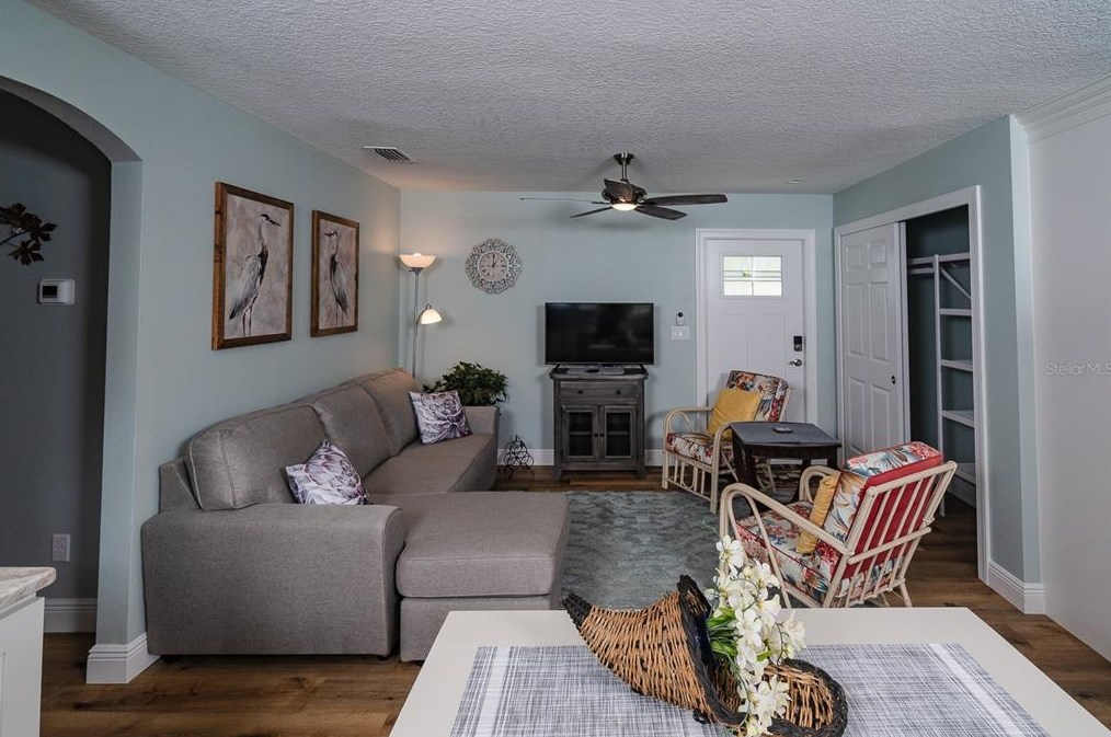 6844 Osceola Dr, Mount Dora FL  32757-7213 exterior