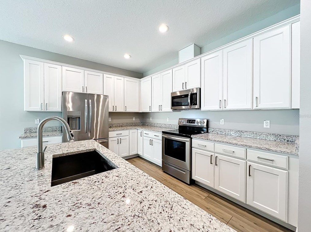 607 Dominish Estates Dr, Apopka FL  32712-3733 exterior