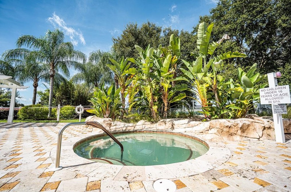 5069 Harbour Dr, Oxford FL  34484-3780 exterior