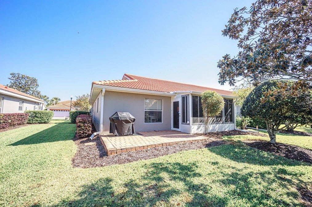 5069 Harbour Dr, Oxford FL  34484-3780 exterior