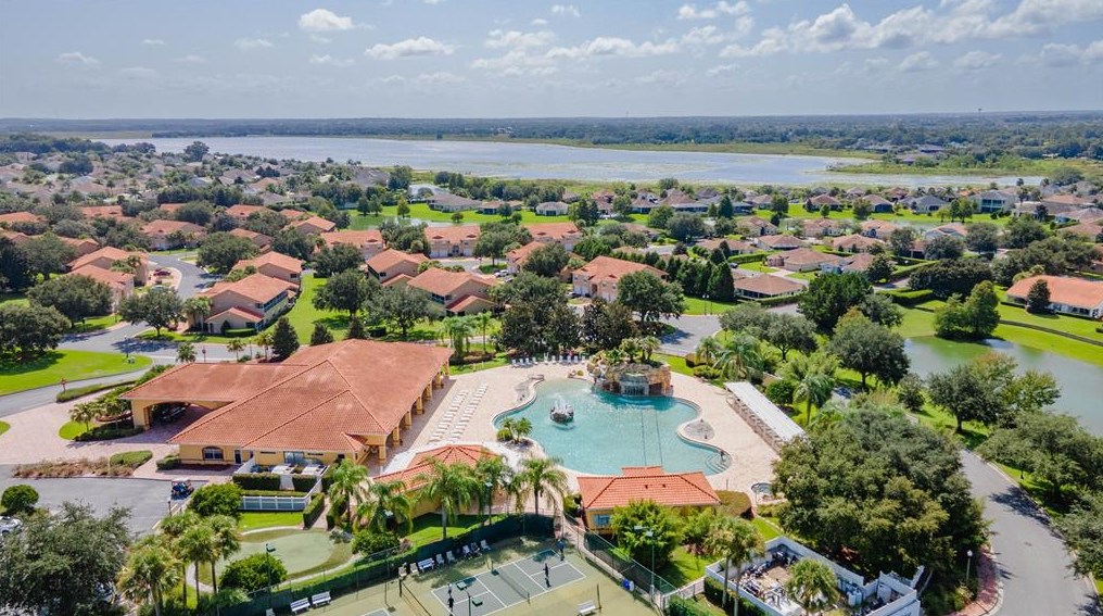 5069 Harbour Dr, Oxford FL  34484-3780 exterior