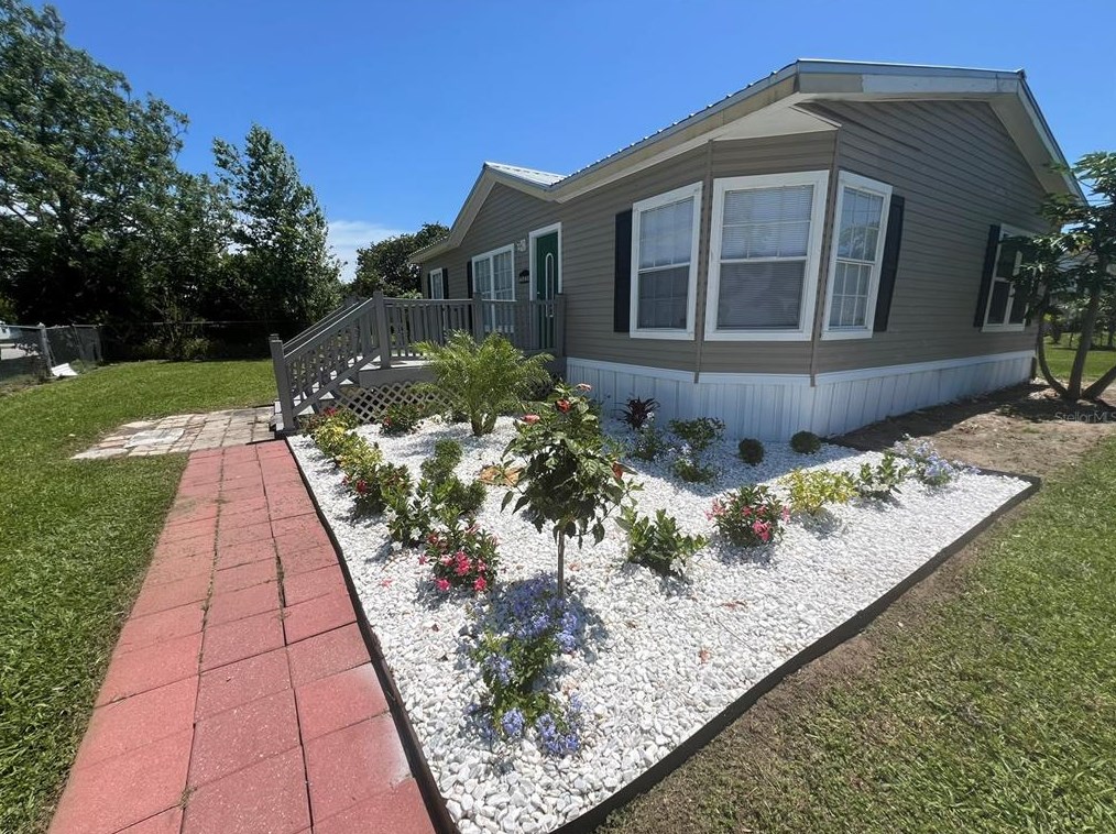 6040 140th Pl, Summerfield FL  34491-7751 exterior