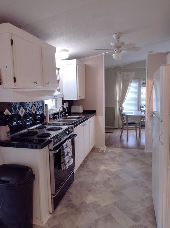 16674 102 Ave Rd, Summerfield FL  34491-8613 exterior