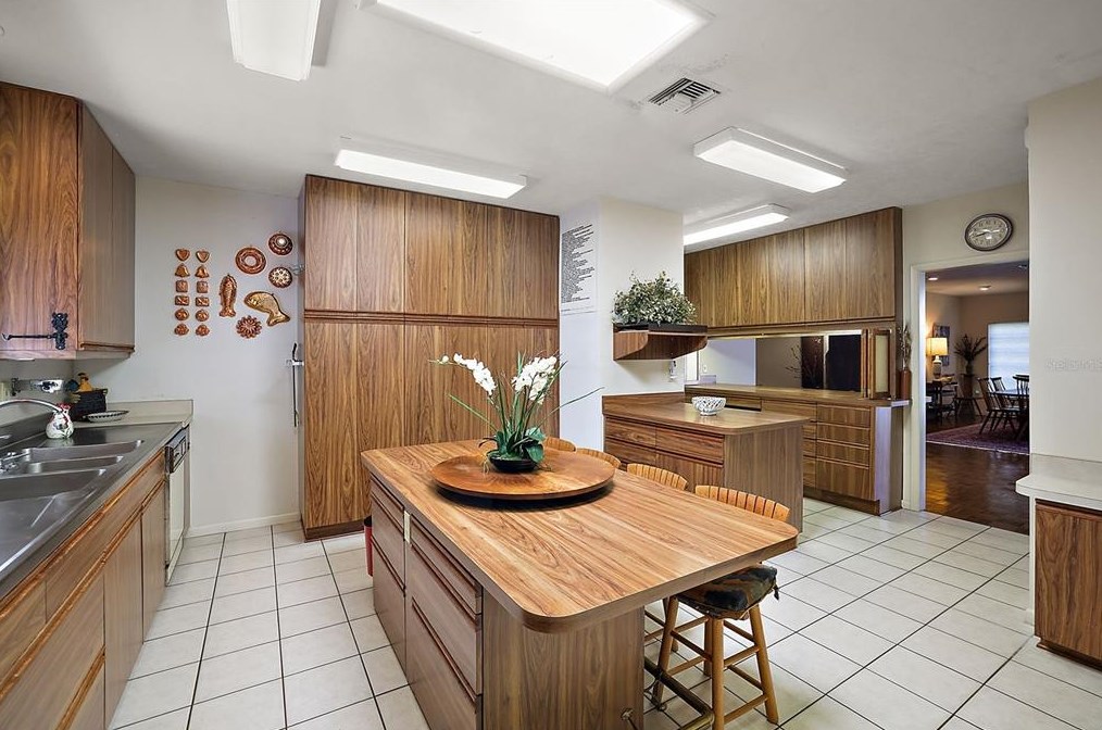 625 Sandlake Ct, Mount Dora FL  32757-6084 exterior