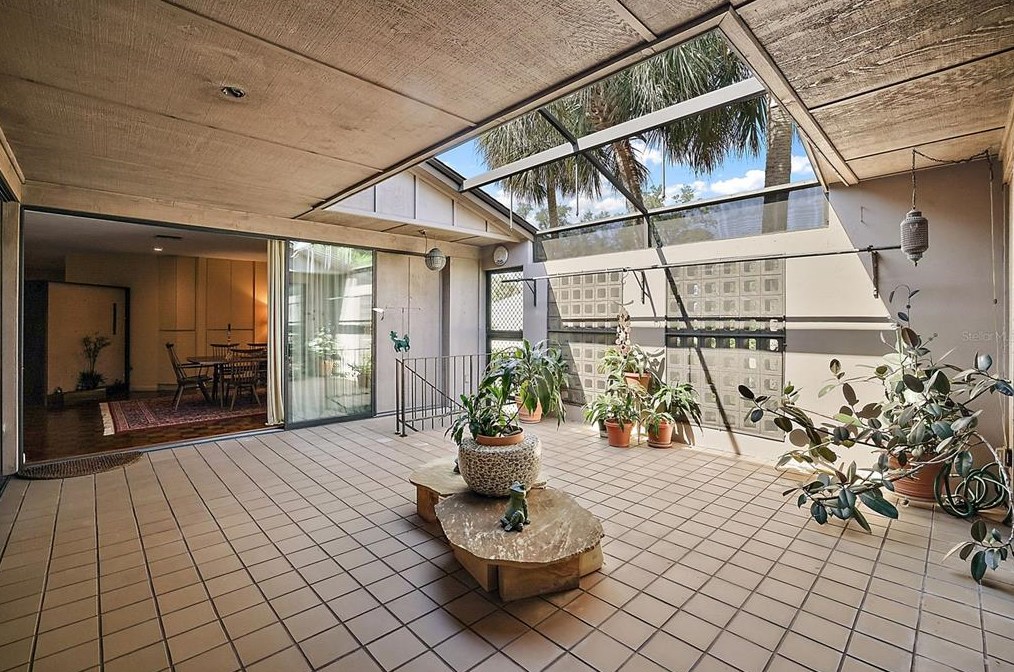 625 Sandlake Ct, Mount Dora FL  32757-6084 exterior