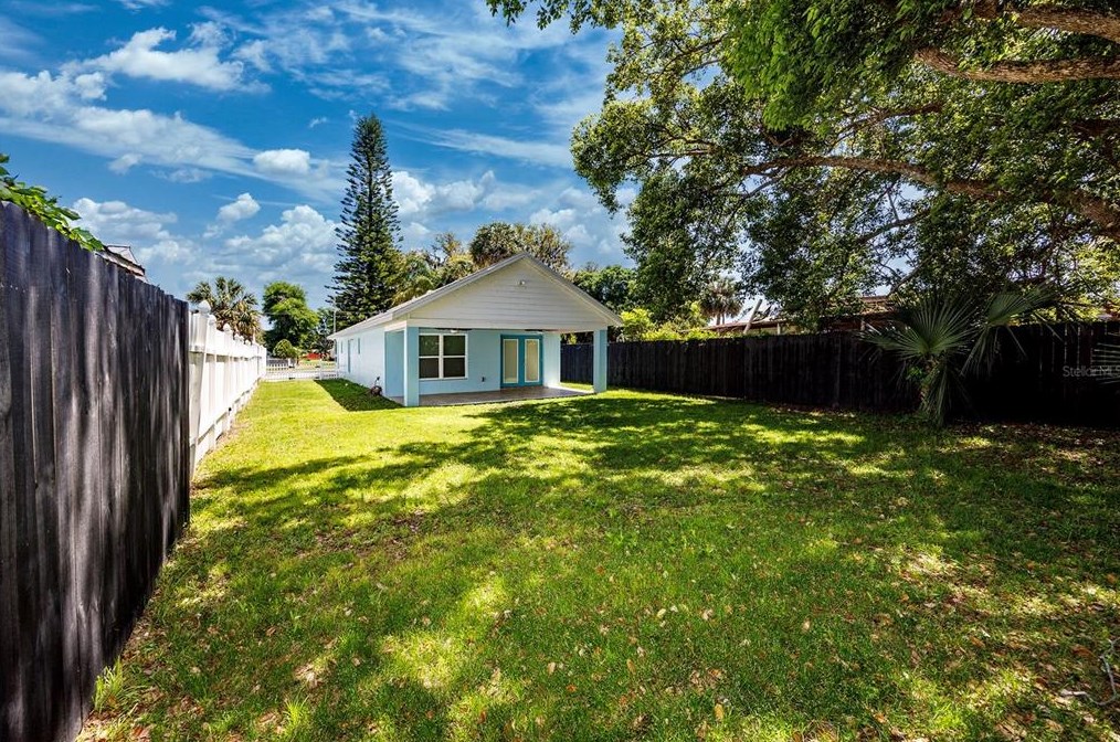 415 Orange St, Mount Dora FL  32757-6144 exterior