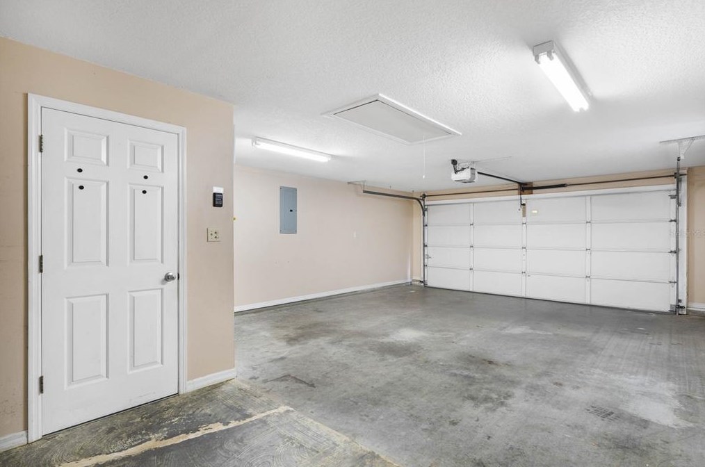 2600 Montecito Ave, Eustis FL 32726-4476 exterior