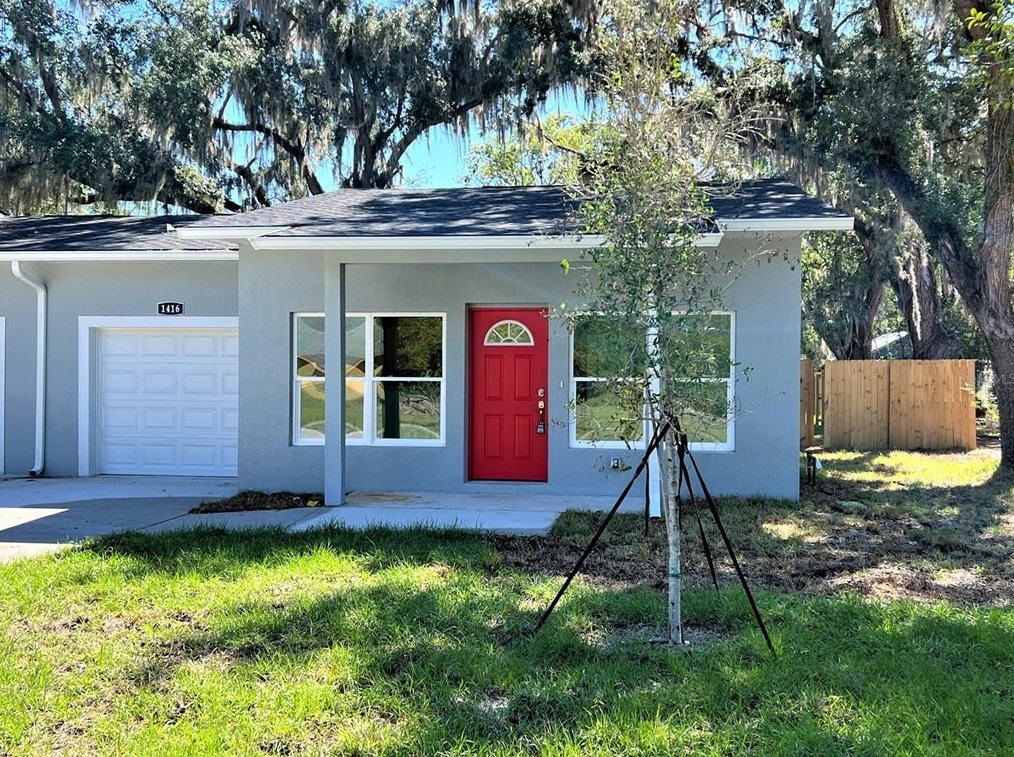 1418 Orange St, Mount Dora FL  32757-3937 exterior