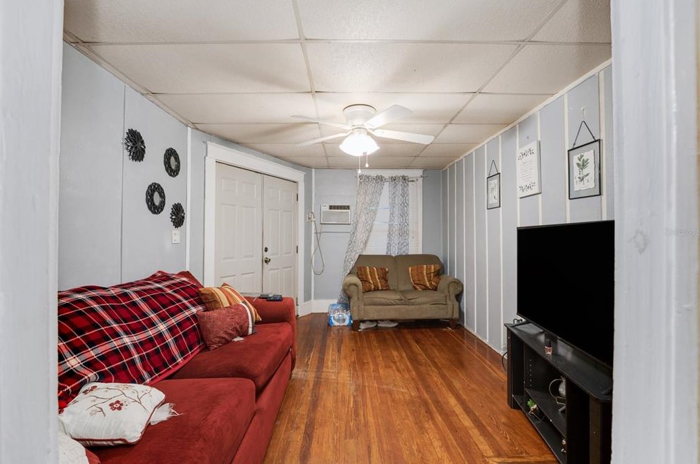 430 Lemon Ave, Eustis FL 32726-4133 exterior