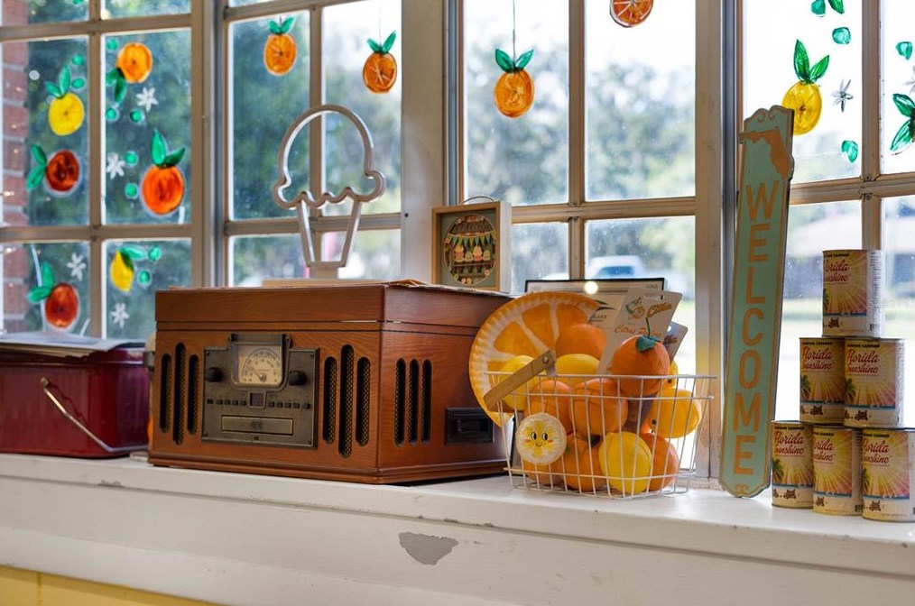 16927 Lakeside Dr, Montverde FL  34756-3247 exterior