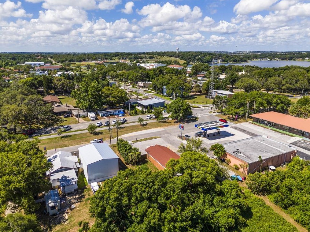 16927 Lakeside Dr, Montverde FL  34756-3247 exterior