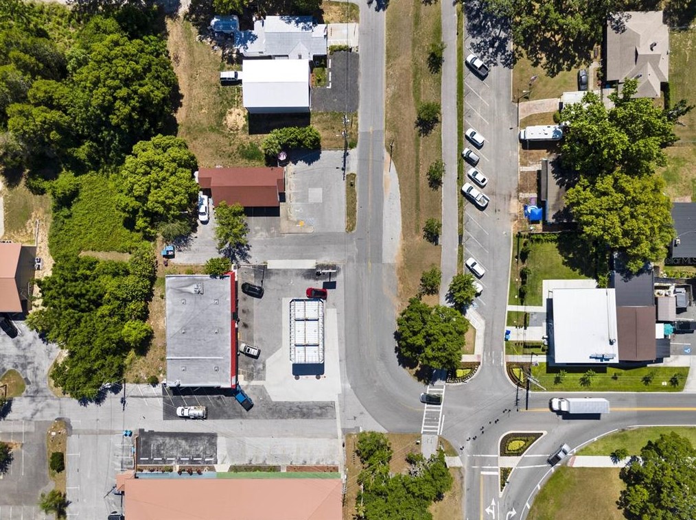 16927 Lakeside Dr, Montverde FL  34756-3247 exterior