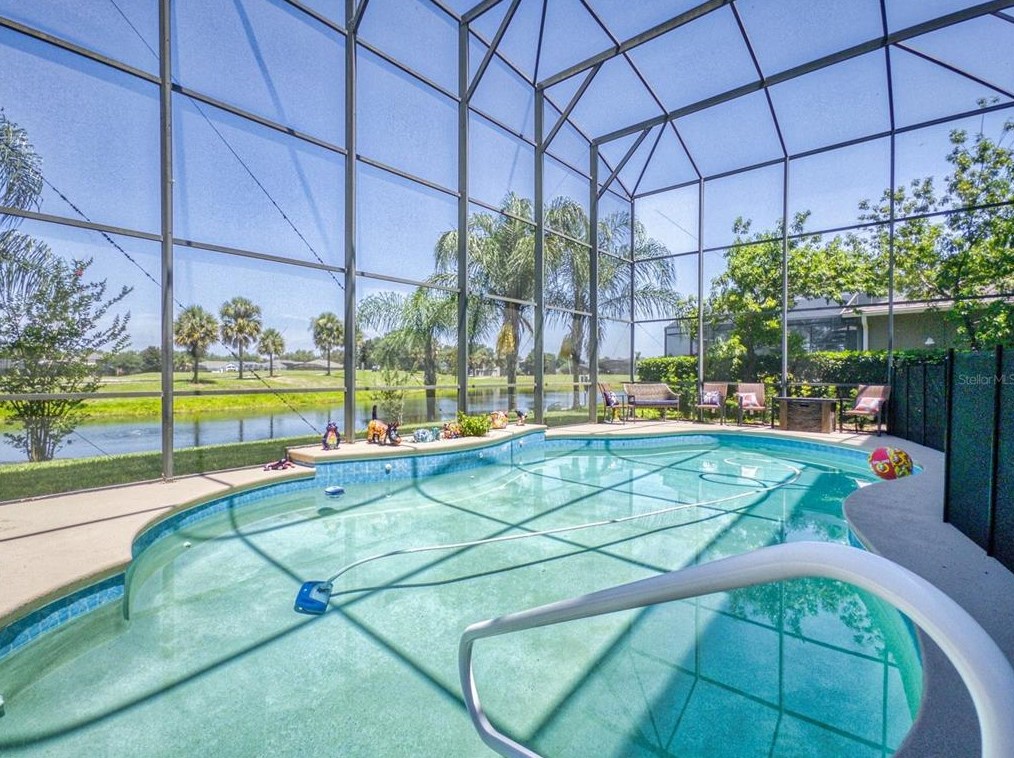 15507 Pebble Ridge St, Winter Garden FL  34787-4641 exterior
