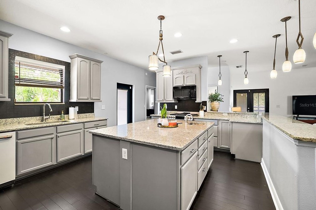 17660 County Rd 455, Montverde FL  34756-3023 exterior